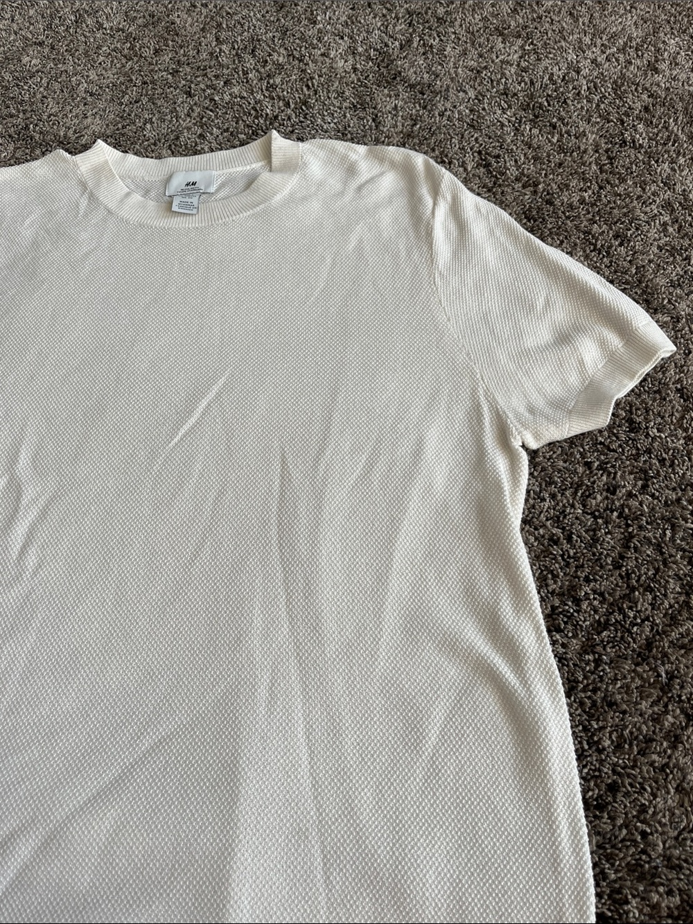 H&M Men's Short-Sleeve Crewneck Knit Shirt in Cream. Like new. Small - Picture 5 of 7